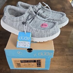 Hey Dude Size 3 Kids Gray Knit Slip-On Sneakers